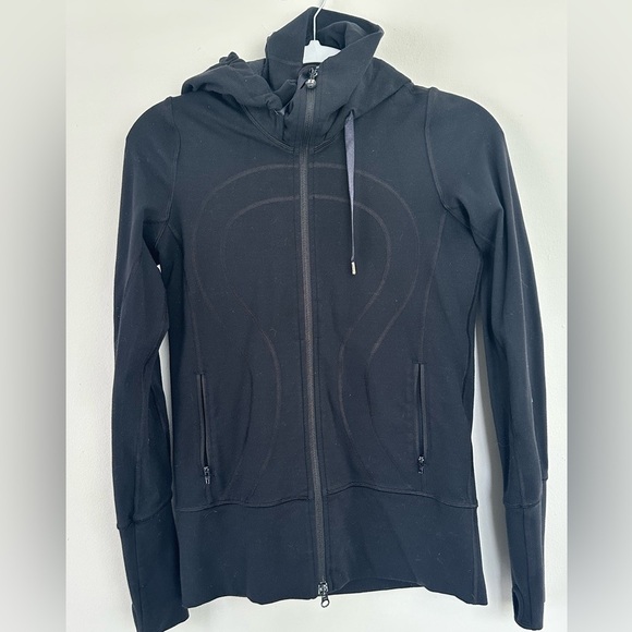 Lululemon hooded Define luon sz 4 / M Black
A227 - Picture 1 of 5